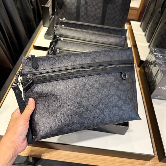 Coach Carry All Pouch In Signature Canvas CY985 - Picture 3 of 7